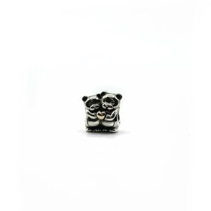 Retired Pandora charm “Bear Hug” 925/14KT